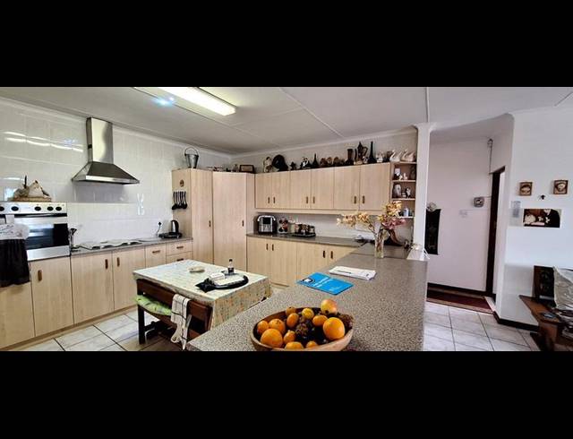 3 BEDROOM HOUSE FOR SALE IN FRAAIUITSIG